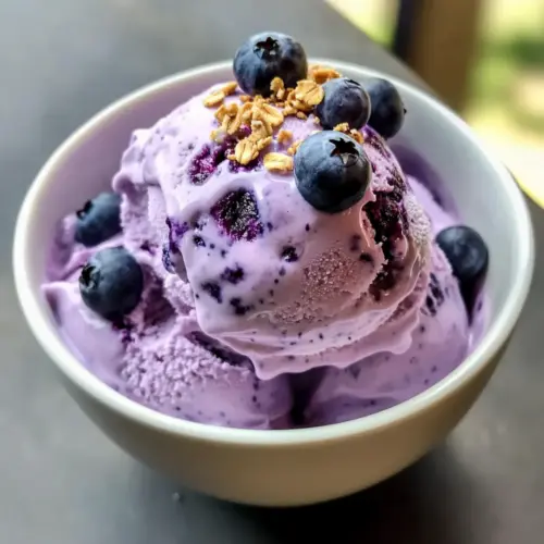 Blaubeer Hüttenkäse Eiscreme